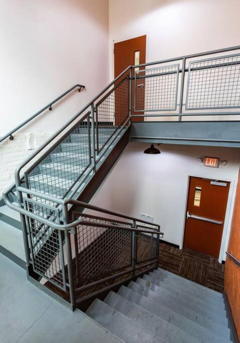 Centric Modern Loft W/ King Beds & Smart Gametable Villa Rochester Exterior photo