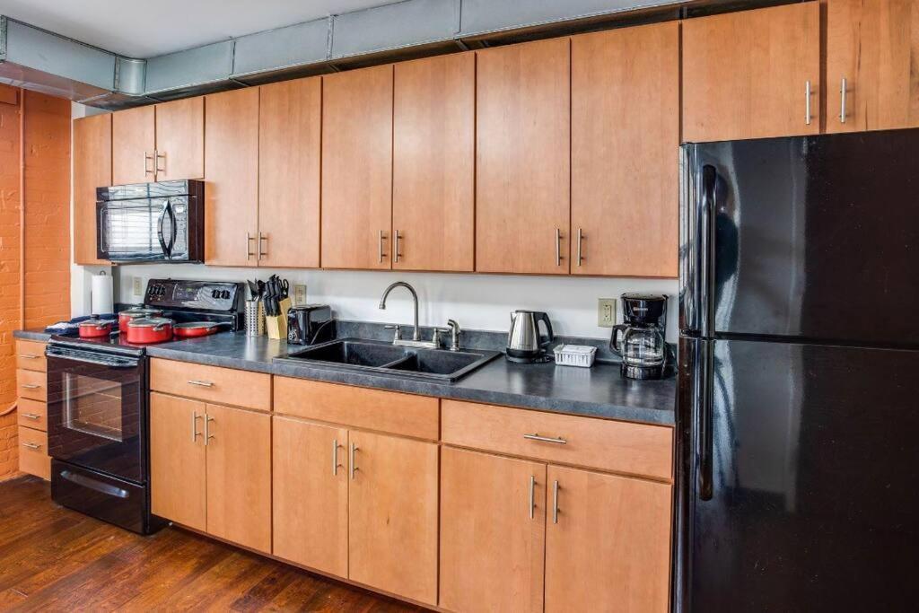 Centric Modern Loft W/ King Beds & Smart Gametable Villa Rochester Exterior photo