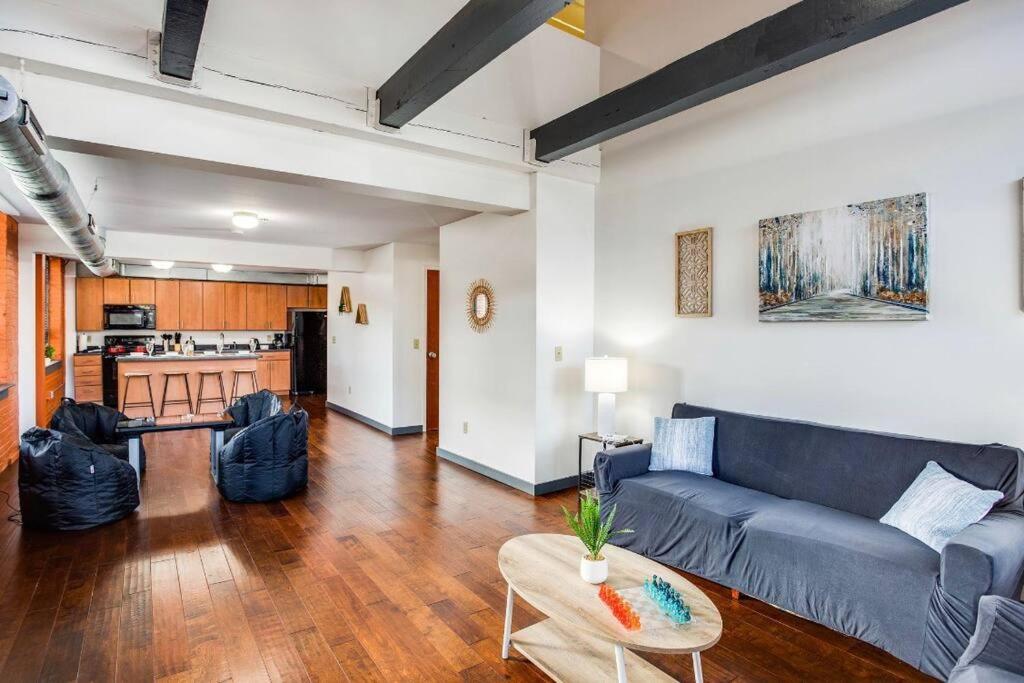Centric Modern Loft W/ King Beds & Smart Gametable Villa Rochester Exterior photo