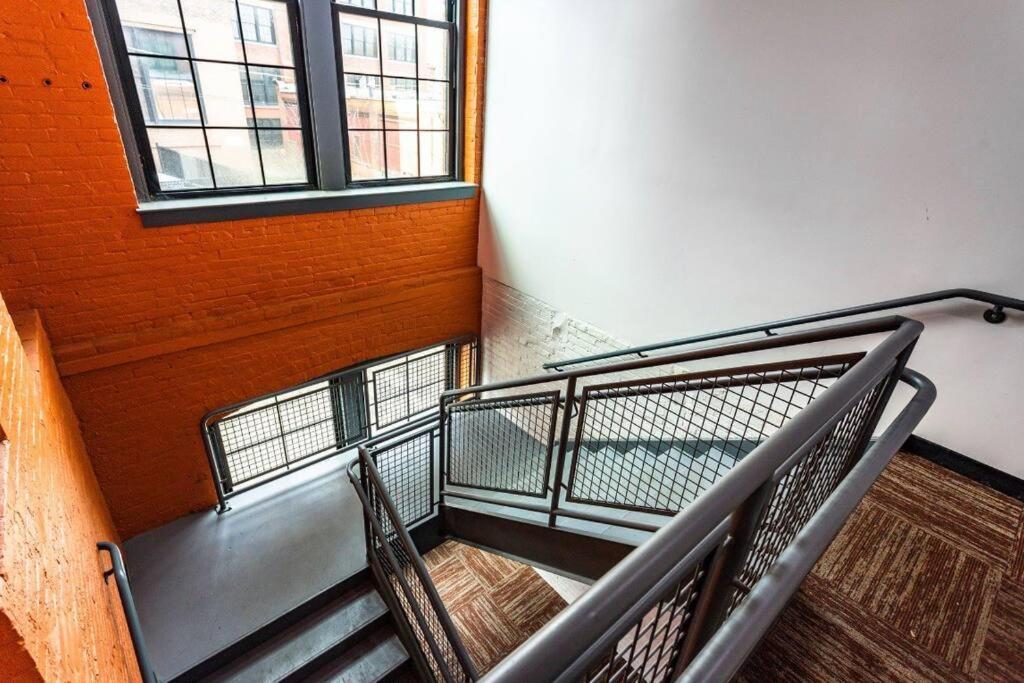 Centric Modern Loft W/ King Beds & Smart Gametable Villa Rochester Exterior photo